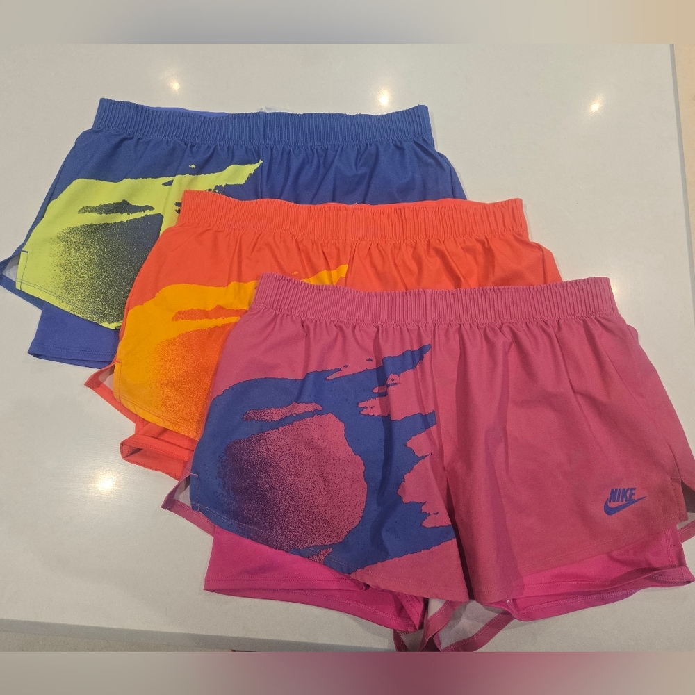 Nike Women’s Sports Shorts Set Of 3 Size Large